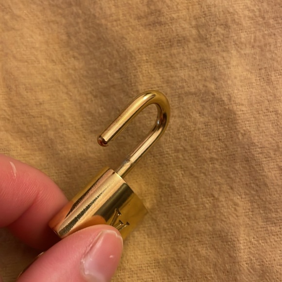 Louis Vuitton Lock and Key - Picture 6 of 6